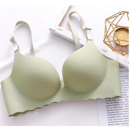 Lift-up bra for a natural shape in complete discretion 